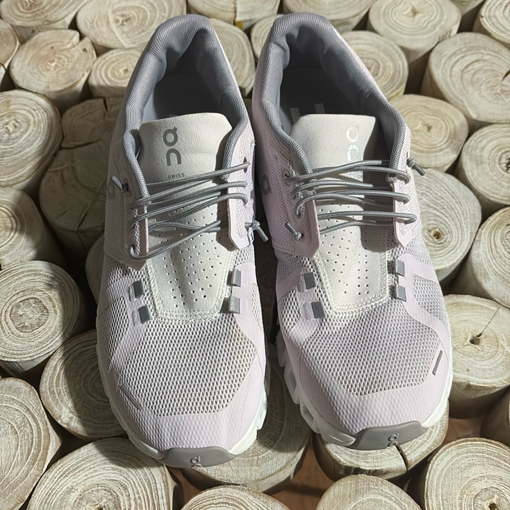 On clouds shoes size 9